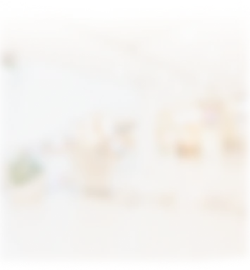 background-girl-easywallet